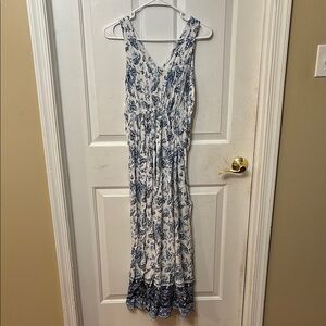 Elegant Blue and White Floral Maxi Dress